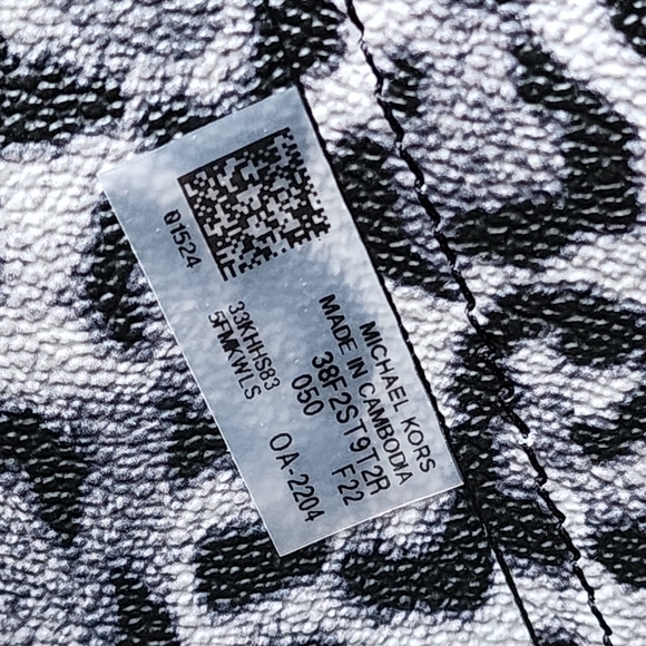 Michael Kors Jet Set MD Carryall Tote Black - Picture 6 of 8